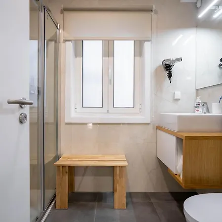 Cedofeita 2br Duplex W/ Garage By Lovelystay